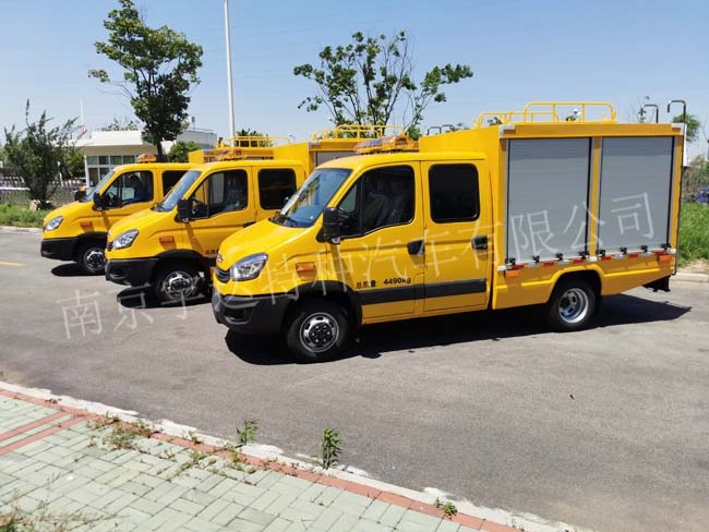 通訊工程搶修車  高速公路搶修車  地震應(yīng)急救險車  供水供電搶修   供水管線搶修車