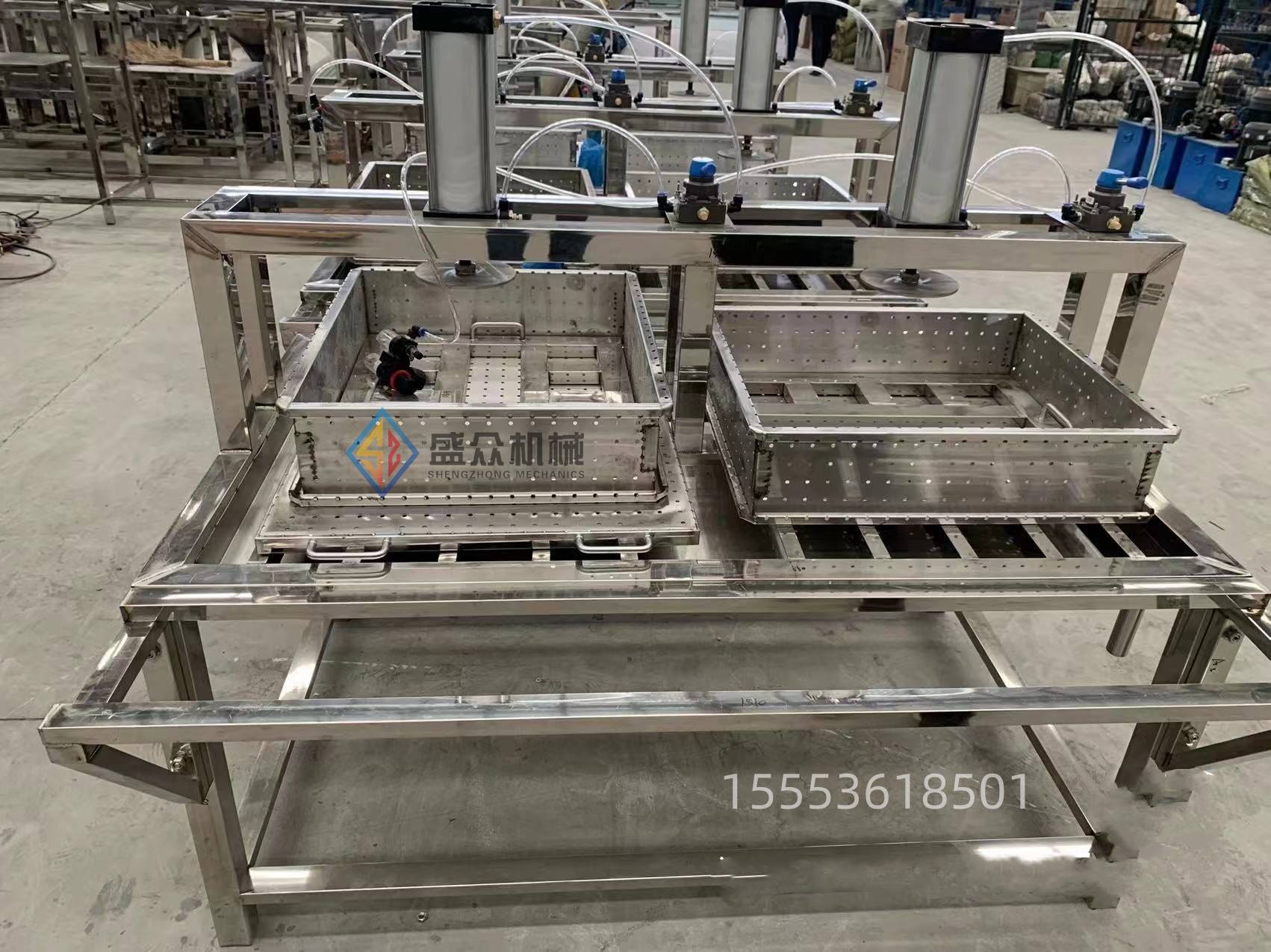傳統(tǒng)奶酪片成型機 馬蘇里拉奶酪拉伸、擠出、成型一體機 奶酪沖壓成型機