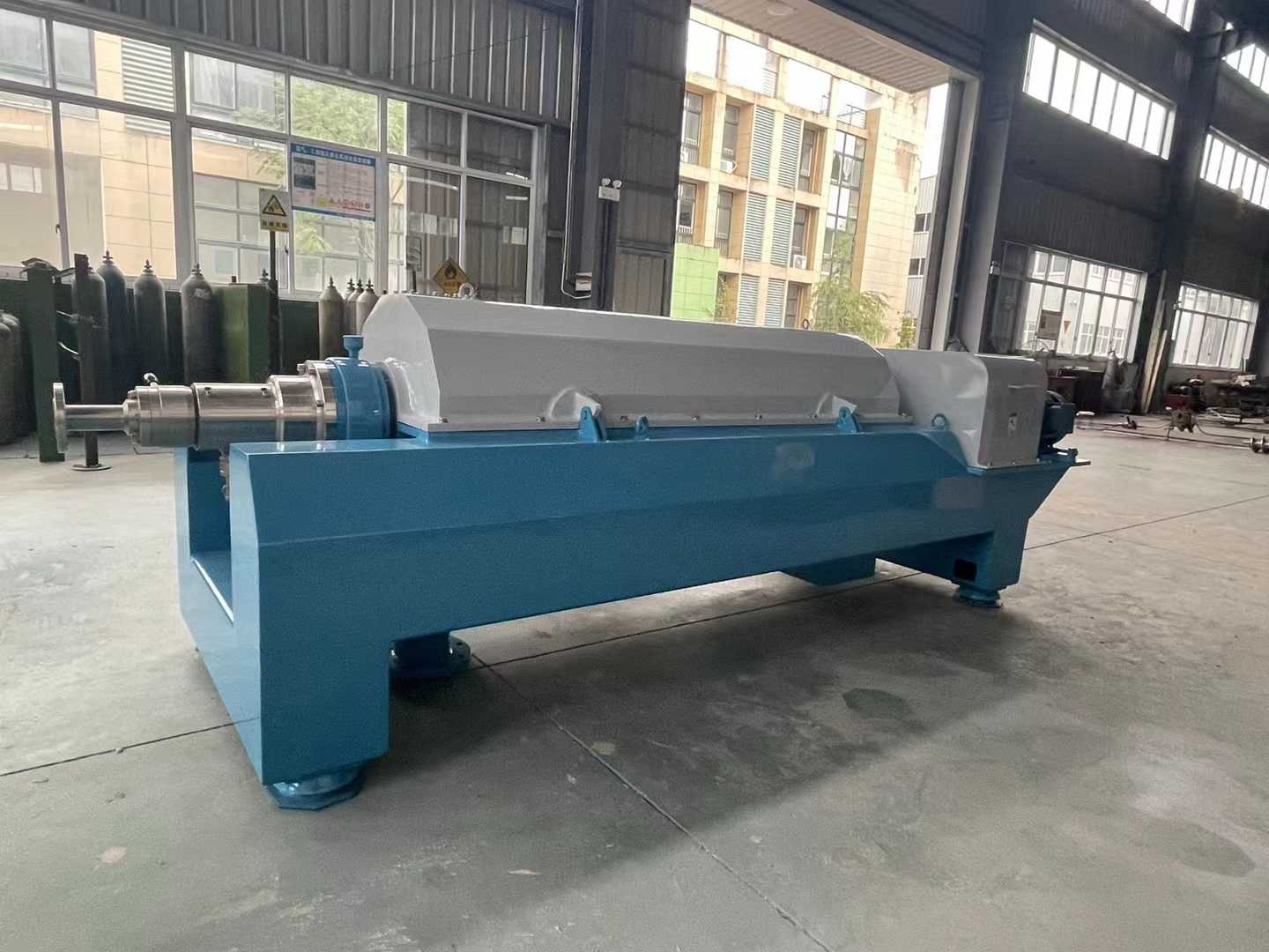 LWS400型三相臥螺沉降離心機(jī)，離心式脫水機(jī)廠家