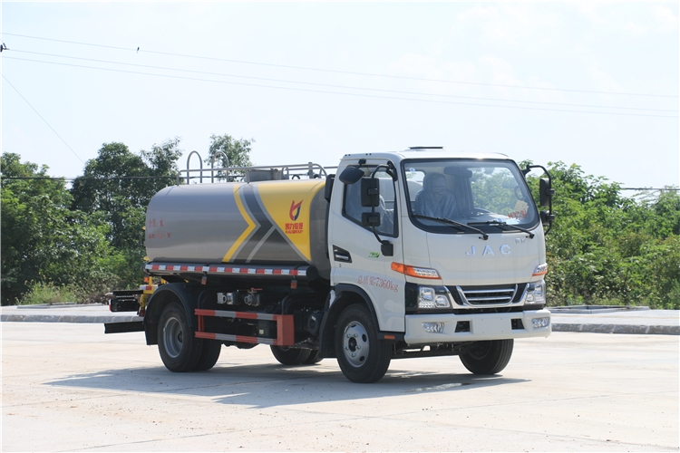 后八輪灑水車多少錢-灑水車地址新報(bào)價2022已更新(今日/資訊)