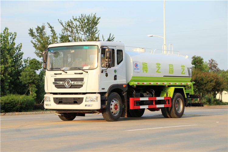 8噸灑水車廠家-灑水車電話新報(bào)價2022已更新(今日/資訊)