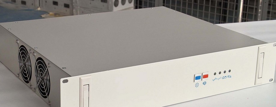 1東莞SAD【1000W可充電逆變器】是深圳價(jià)格最好的可充電逆變器，帶充電功能