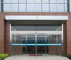 福建泉州酒店感應(yīng)門(mén)銀行自動(dòng)門(mén)別墅車庫(kù)門(mén)賓館電動(dòng)門(mén)機(jī)場(chǎng)工業(yè)門(mén)