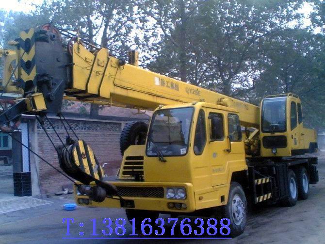 低價(jià)供應(yīng)二手徐工大，下噸位汽車(chē)吊《圖片》