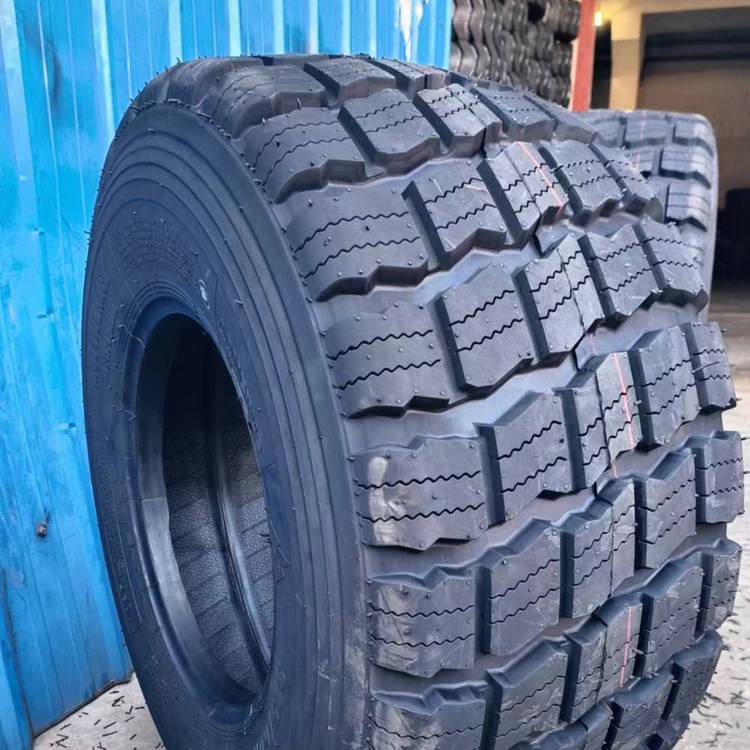 廠家批發(fā)現(xiàn)貨魯飛鏟車胎工程胎20.5R25雪地胎20.5-25工程機(jī)械胎