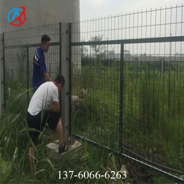 鐵路隔離柵驗收規(guī)范帶框架欄桿款式湛江8001護欄網廠家