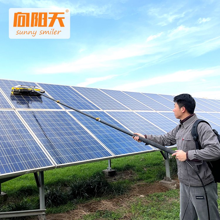 向陽天光伏板清洗機(jī)干洗水洗兩用電動清洗刷光伏清洗機(jī)器人