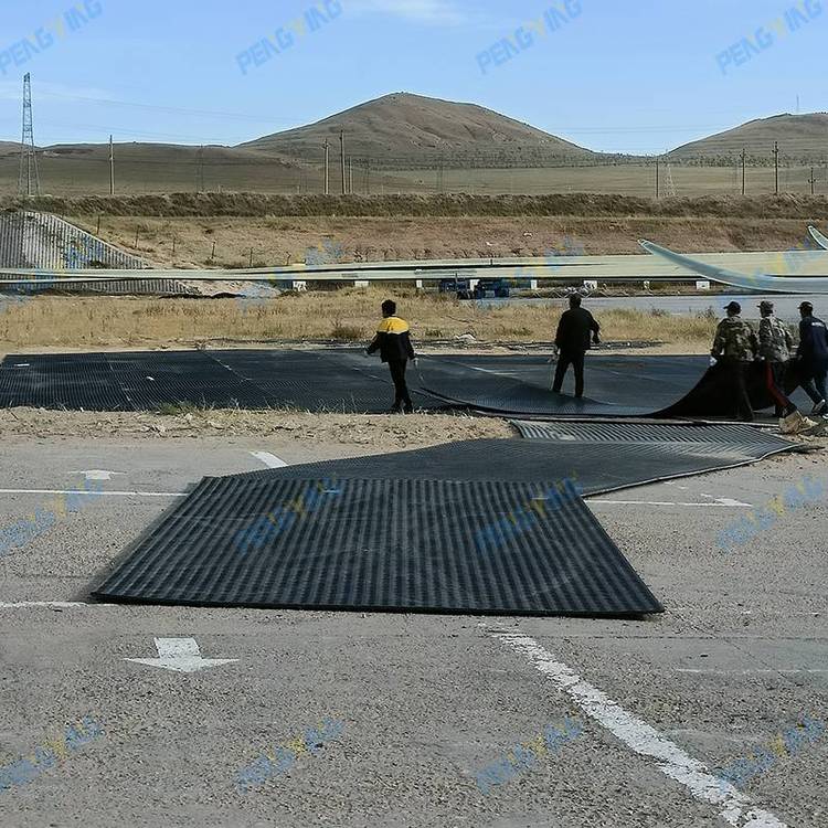 工地臨時路基板聚乙烯鋪路板高密度花紋可移動黑色工地泥濘塑料板