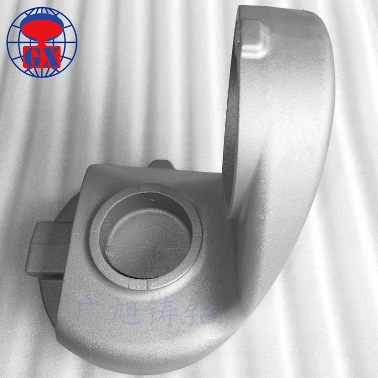 廣旭鋁合金低壓鑄造機器人鋁鑄件，ISO9001過程控制，質(zhì)優(yōu)價平