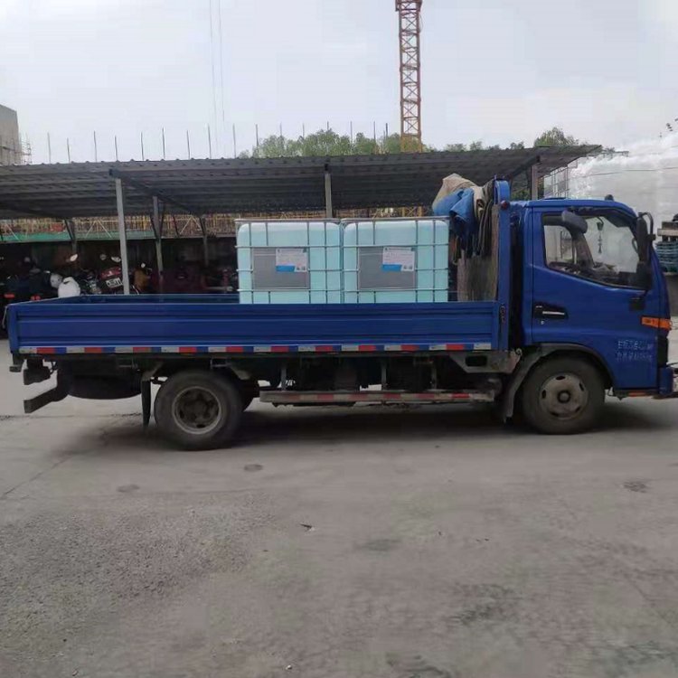 無錫工業(yè)蒸餾水廠家，專車配送服務(wù)現(xiàn)場結(jié)算質(zhì)量好