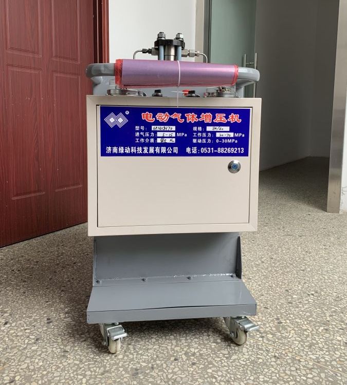 充氮車鋼廠氮?dú)庠鰤汗喑湎到y(tǒng)蓄能器充氮小車綠動(dòng)科技