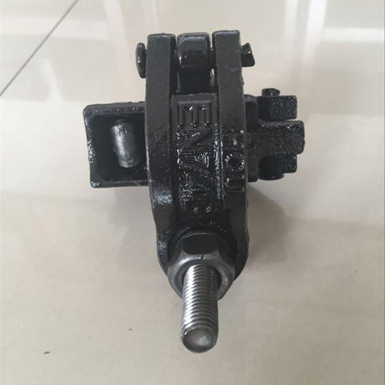 建筑扣件現(xiàn)貨直銷十字對(duì)接旋轉(zhuǎn)扣件品質(zhì)保障技術(shù)先進(jìn)