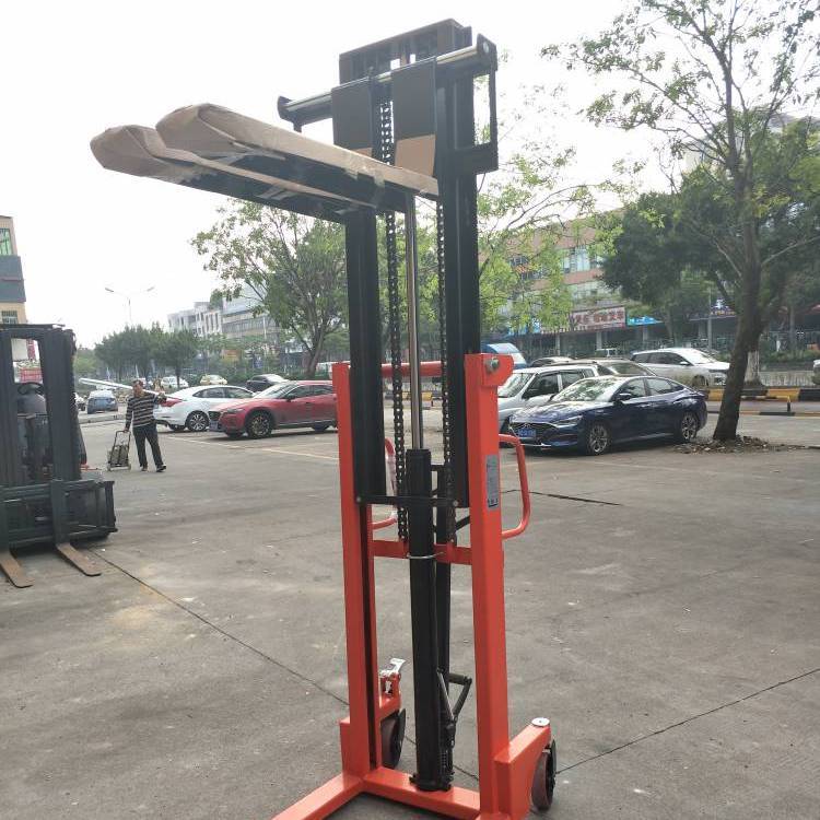 鑫力1000kg手動(dòng)堆高車1.6米升降叉車腳踩液壓升高車