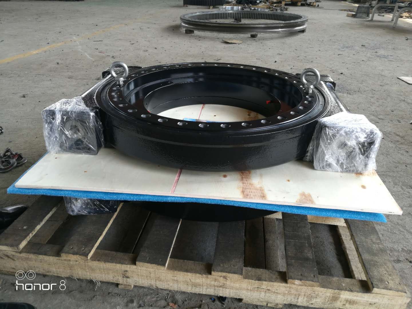 回轉驅動WEA25回轉式減速機起重機吊車液壓轉盤可定制多種規(guī)格