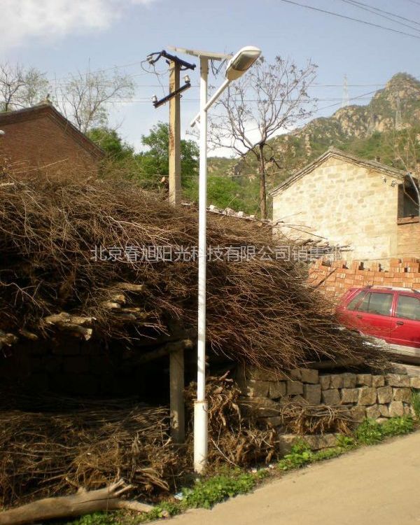 供應(yīng)北京春旭陽(yáng)光牌30wLED鋰電池太陽(yáng)能路燈定制生產(chǎn)，造型設(shè)計(jì)定制