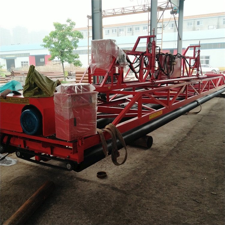 修路選安煤攤鋪機(jī)三滾筒攤鋪機(jī)廠家