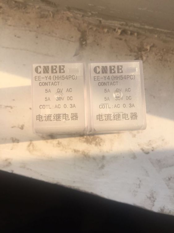 斷電器激光打標(biāo)機(jī)傳感器激光打碼機(jī)全自動激光刻字鐳雕機(jī)