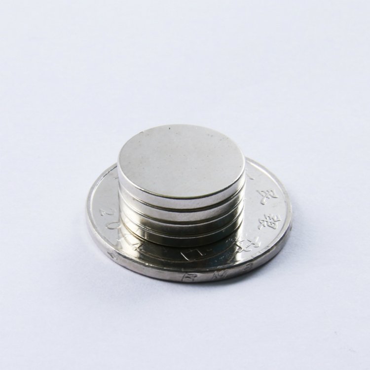 永盛磁電圓形磁鐵釹鐵硼強磁耐高溫D2.5*3mm現(xiàn)貨