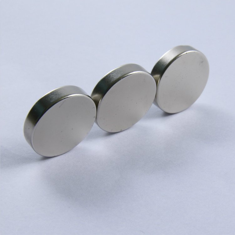 永盛工廠定做各種規(guī)格磁鐵永磁釹鐵硼高性能圓形強(qiáng)磁