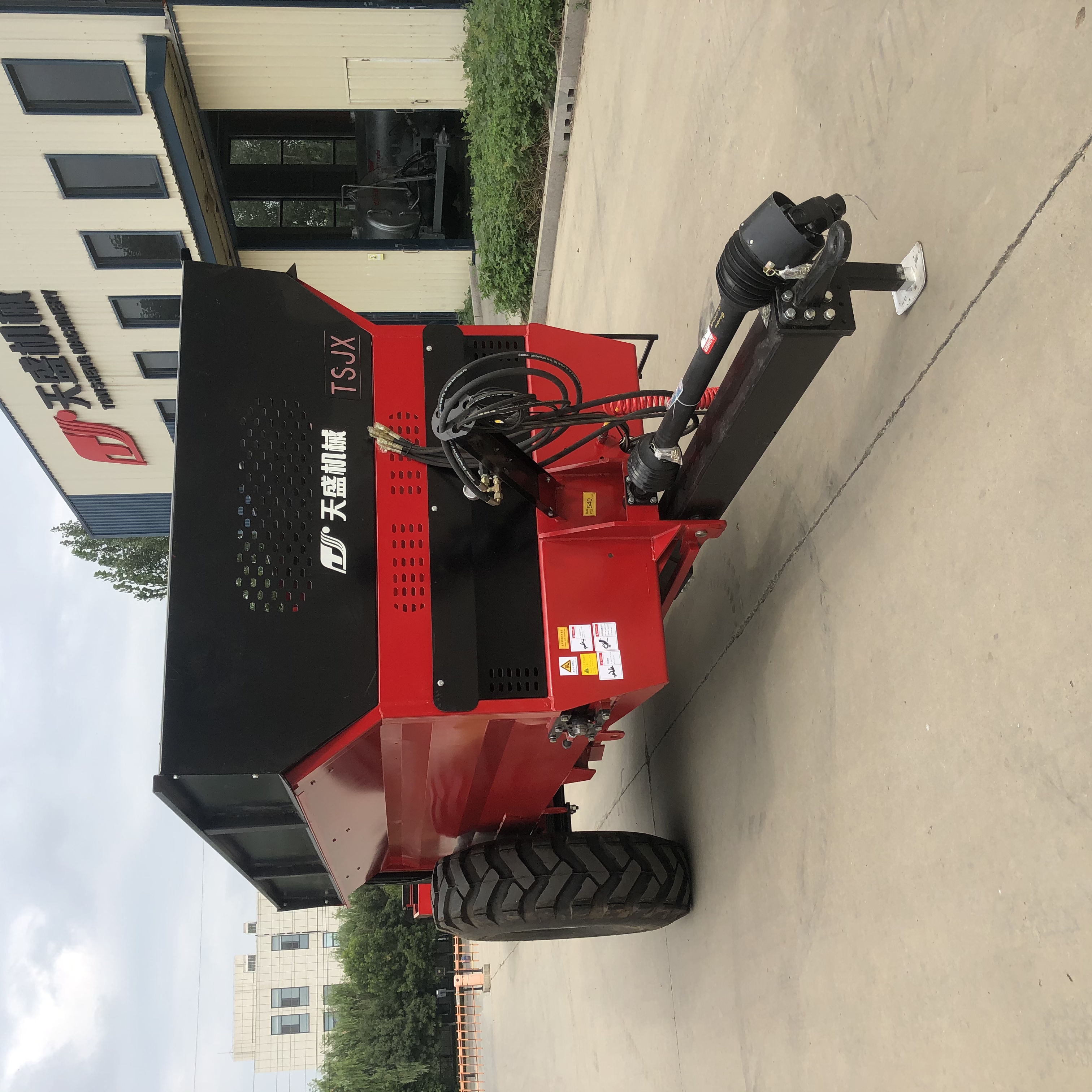 天盛機(jī)械2FGH-10S撒肥機(jī)大型撒糞車(chē)農(nóng)家肥撒肥車(chē)干濕糞揚(yáng)糞機(jī)
