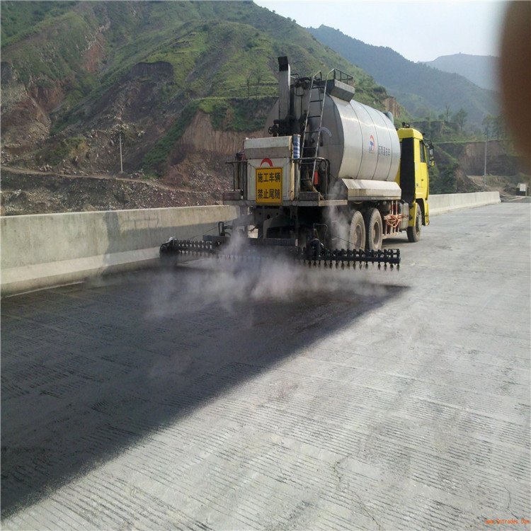 青云防水PB-2型聚合物改性瀝青防水涂料道橋專用材料施工噴涂