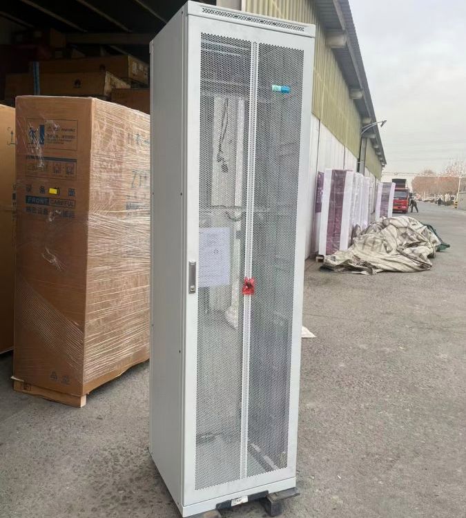 中興600\/600\/2200mm機(jī)柜，S330機(jī)柜，19寸網(wǎng)絡(luò)機(jī)柜，容量47U