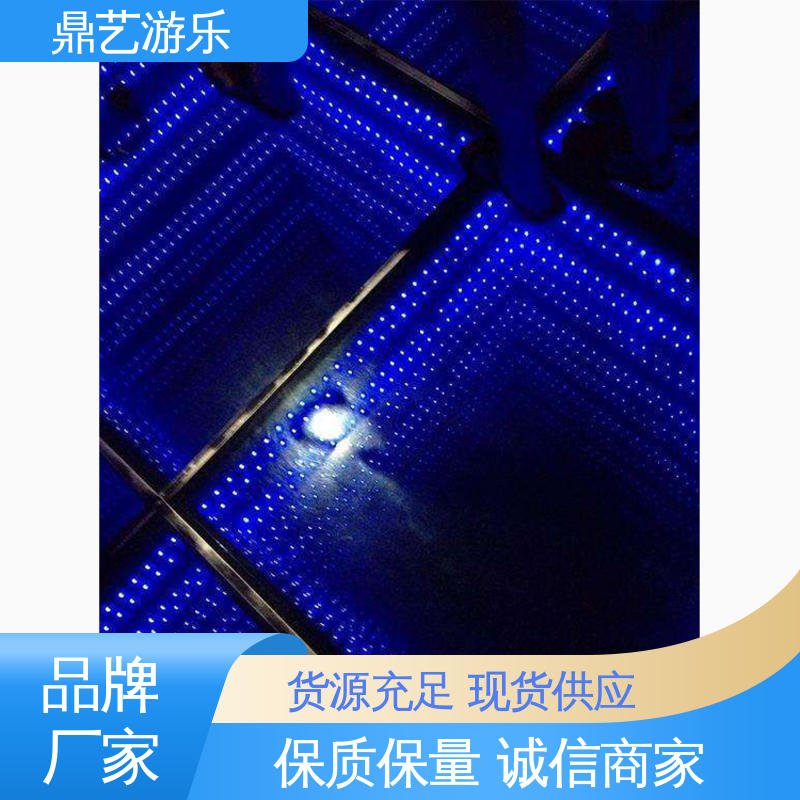 夢幻城堡款3D鏡子迷宮兒童游樂園設(shè)計搭建廠家星空小屋鼎藝