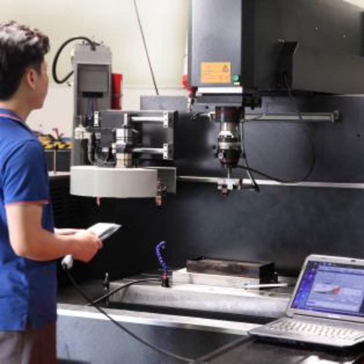 拓信機械牛頭數(shù)控火花機CNC640自動編程系統(tǒng)堅固耐用