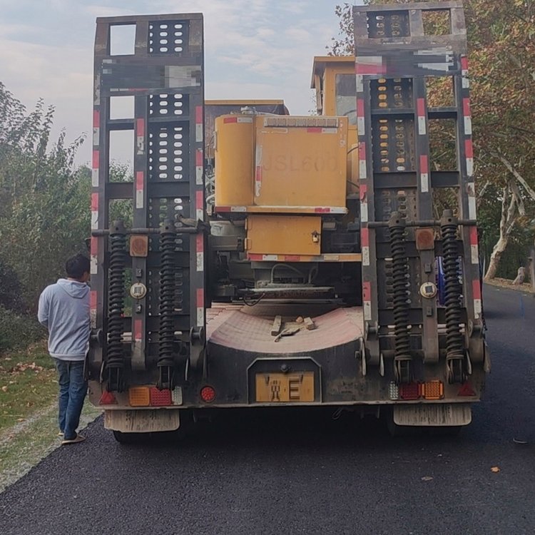 近距離觀看共振破碎機作業(yè)輕松破碎源頭廠家響應迅速售后完善