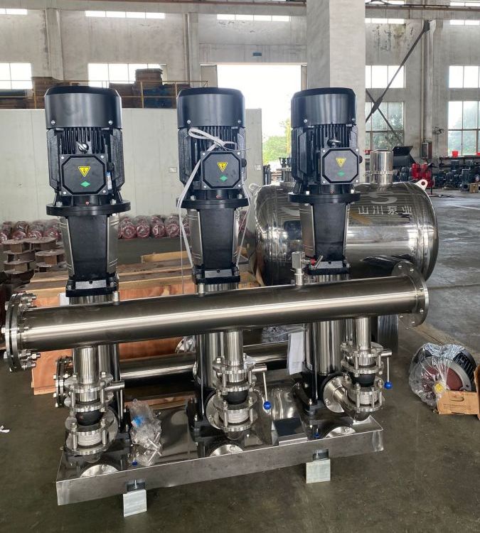 山川泵業(yè)無負(fù)壓變頻供水設(shè)備電壓380v二次給水智能控制操作簡單