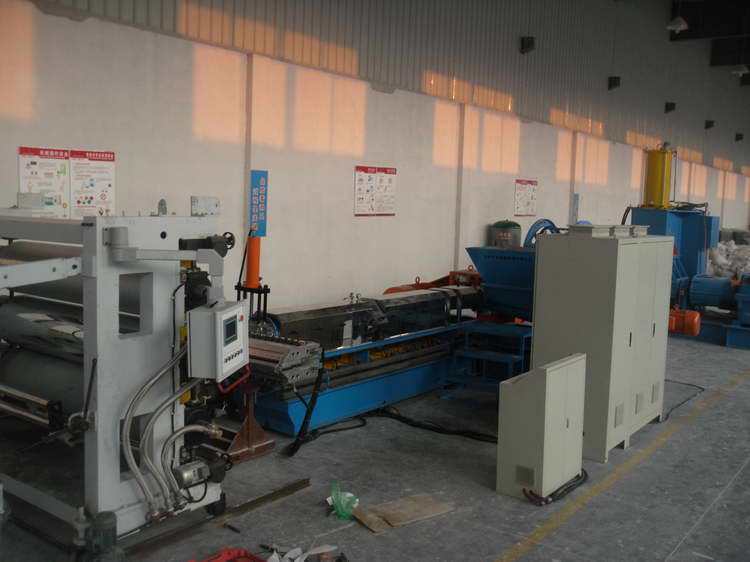 EVA片材擠出機(jī)，EVA汽車內(nèi)飾片材擠出機(jī)，EVA汽車隔音墊片材擠出機(jī)