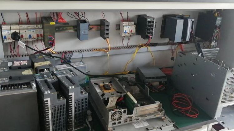 當天修好解決611電源模塊無輸出無顯示12年維修經(jīng)驗