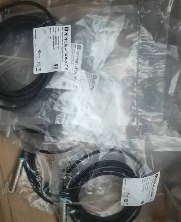 倍加福（P F)原裝正品現(xiàn)貨PNP常開(kāi)電感式傳感器NBB4-12GM50-E2