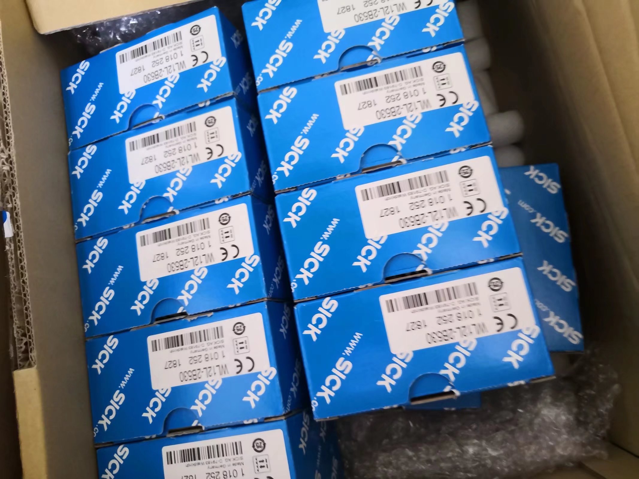 PL240DG西克SICK施克反射板，反射式傳感器，光電掃描儀