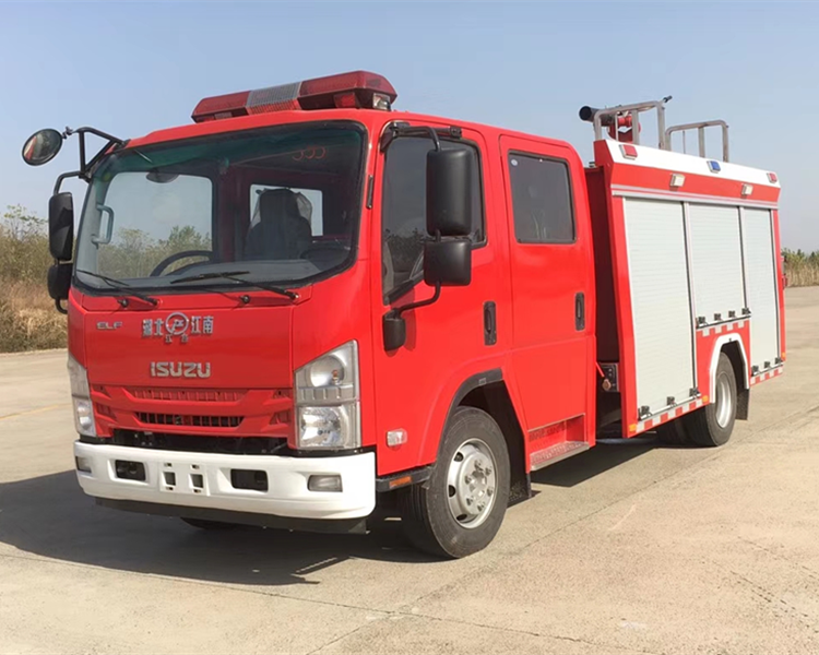 慶鈴四驅(qū)消防車4.2噸水罐車越野救援車消防灑水車