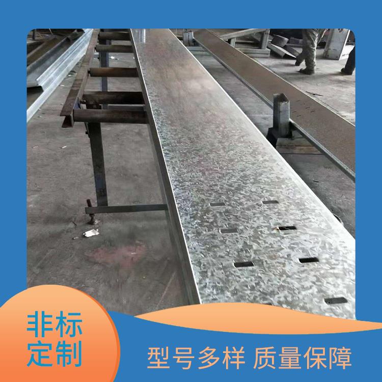 宇潤通防腐蝕優(yōu)定制加工Q235鋅層直邊Z型鋼廠房屋面用