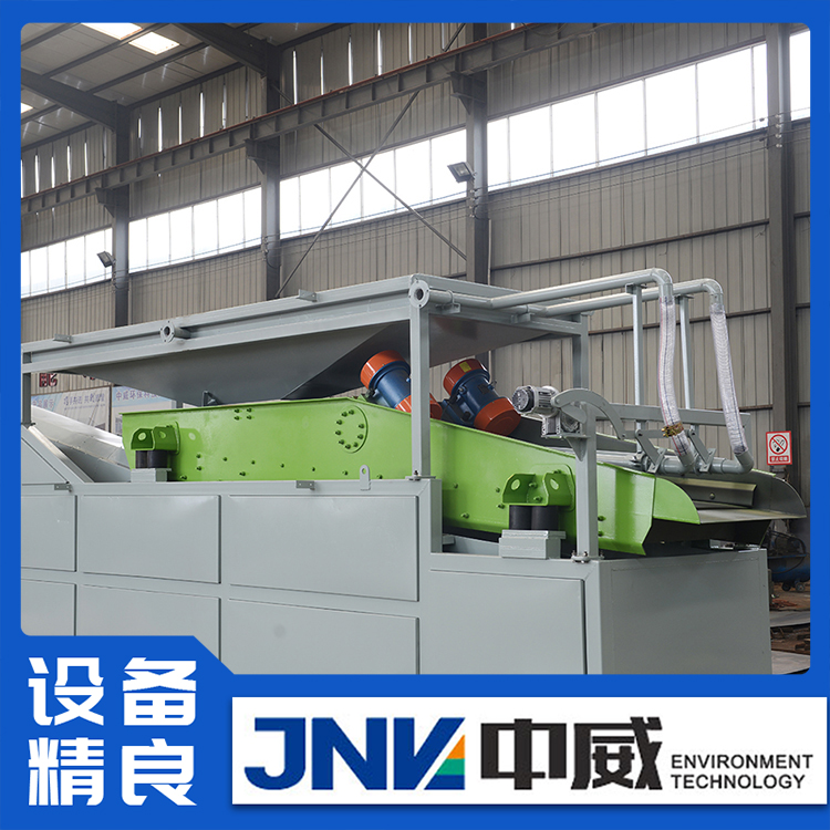 振動(dòng)砂石分離機(jī)廠(chǎng)家礦用直線(xiàn)篩分設(shè)備洗選設(shè)備操作簡(jiǎn)單