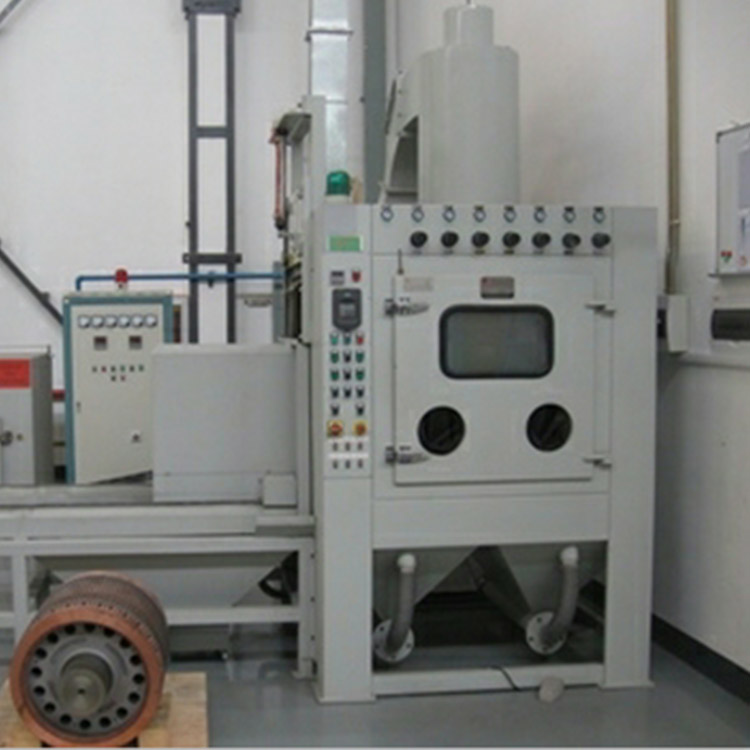 履帶式自動(dòng)噴砂機(jī)鋁合金件毛刺丕鋒處理打砂機(jī)