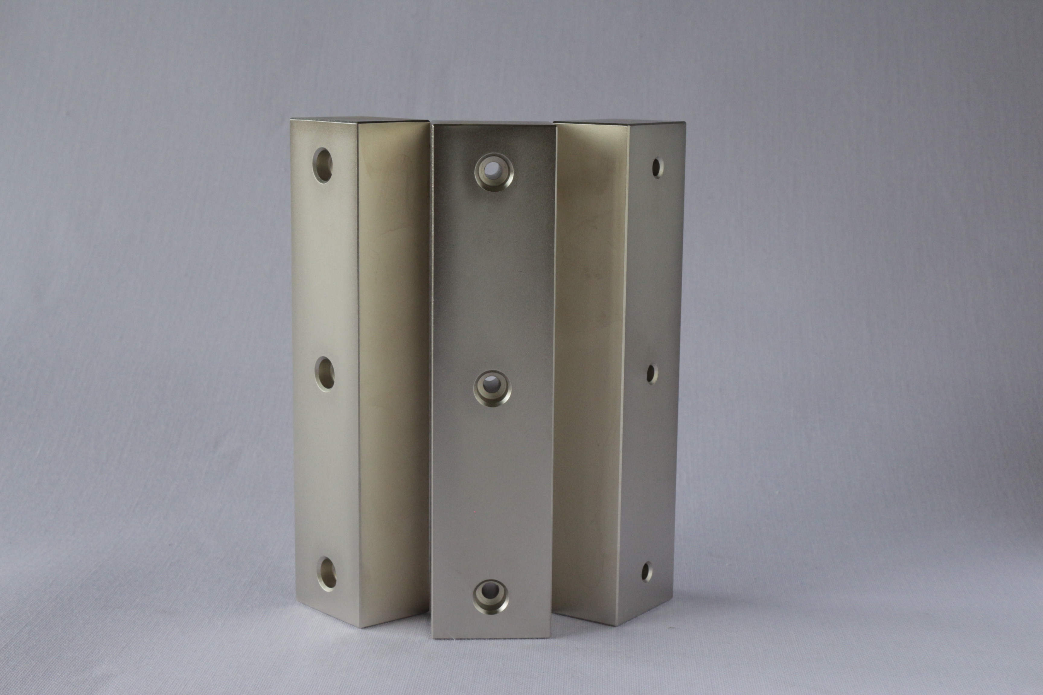 永盛工廠釹鐵硼磁鋼打孔電機(jī)異形強(qiáng)磁鐵廣發(fā)用于各類電機(jī)